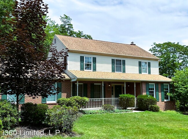 Foto del edificio - 4 br, 3.5 bath House - 2323 Forest Hills Dr