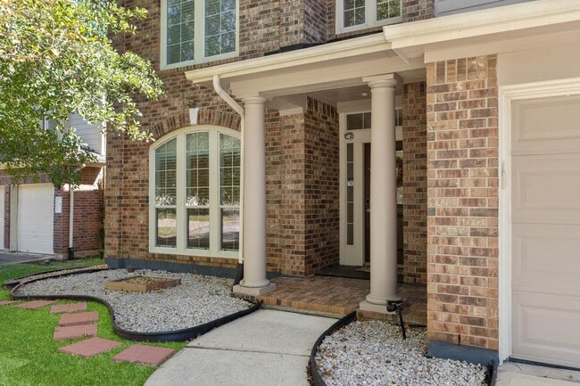 Building Photo - 11 Korbel Ct