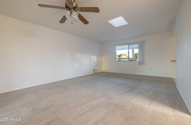 Building Photo - 11417 N 103rd Ave