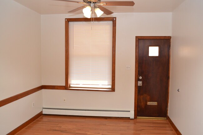Building Photo - 3276 Emery St