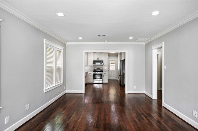 Building Photo - 813 Woodard St