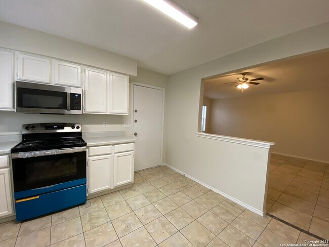 Foto del edificio - 6838 Betty Levy