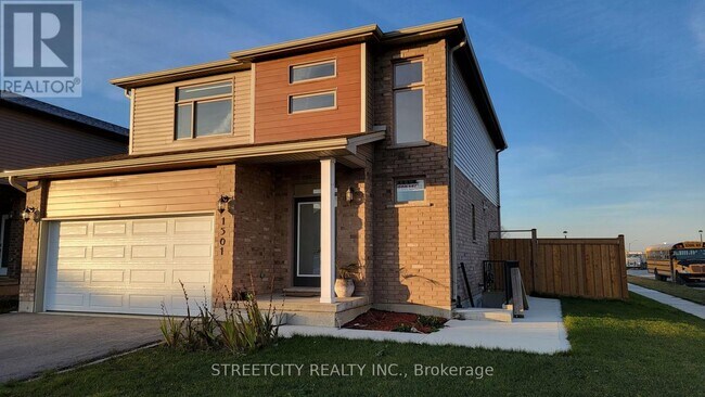 Building Photo - 1501 Applerock Ave