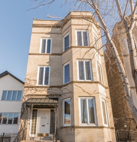 Primary Photo - 3245 S Wells St