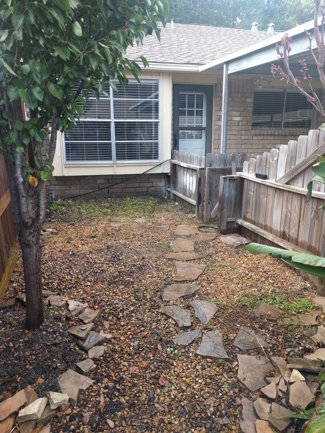 3762 Laura Leigh Dr, Friendswood, TX 77546 Townhome Rentals in