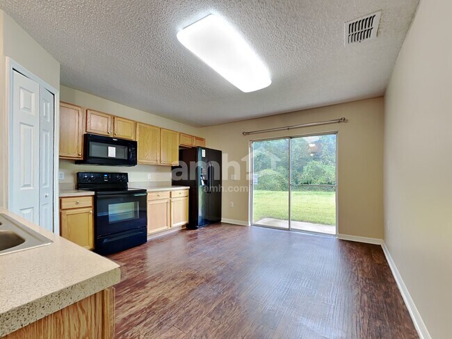 Foto del edificio - 6598 Gentle Oaks Drive S