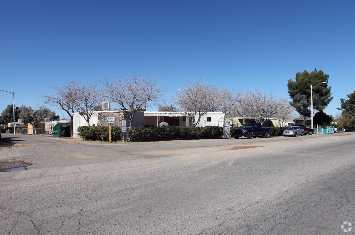 Sundance Mobile Home Park Apartments in Tucson, AZ