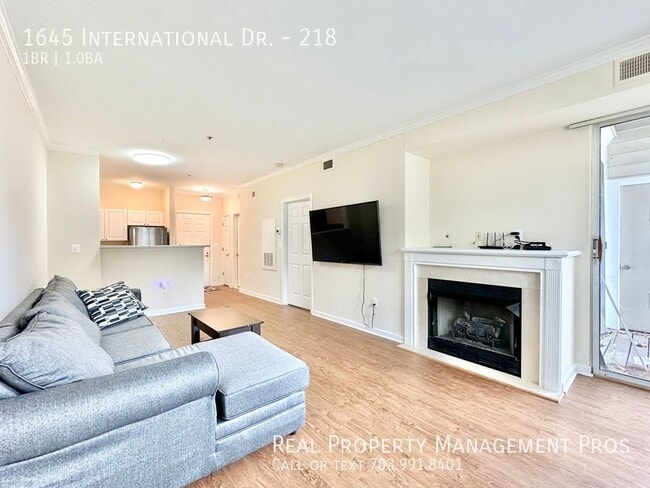 Building Photo - 1645 International Dr