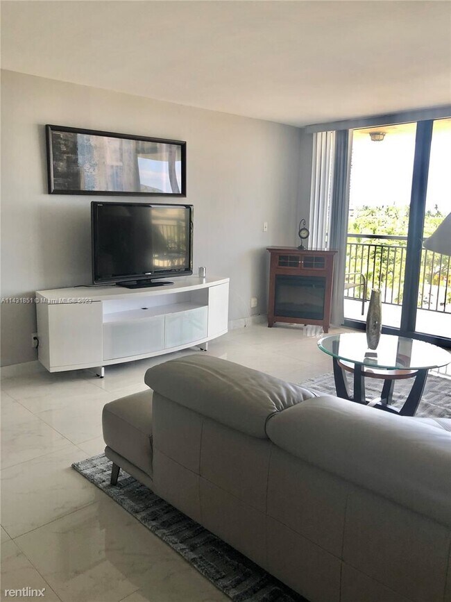 Foto del edificio - 2 br, 2 bath Condo - 3031 N Ocean Blvd Apt...