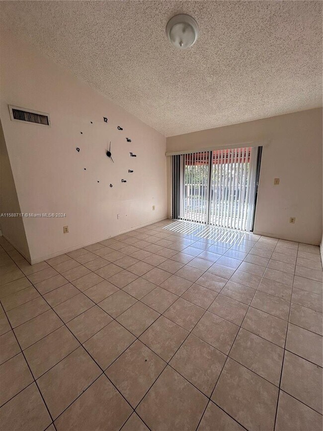 Foto del edificio - 15630 Southwest 80th Street Apt #I-305, Mi...