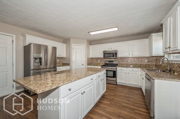 Building Photo - 2850 Austin Ridge Dr NE