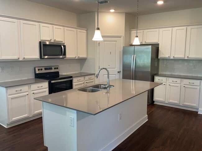 Building Photo - 1171 Walden Pond Dr