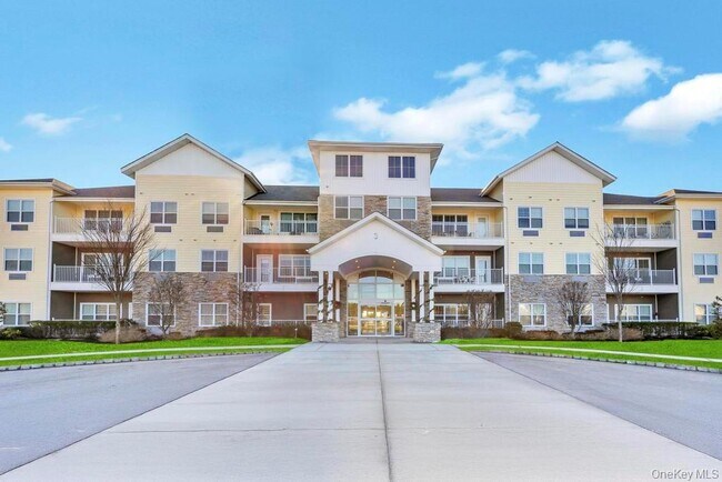 Building Photo - 3 Meadows Ln