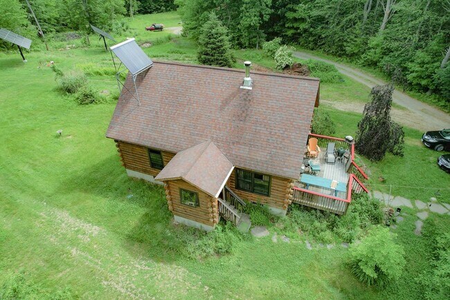 Foto del edificio - 66 Ledge Farm Rd