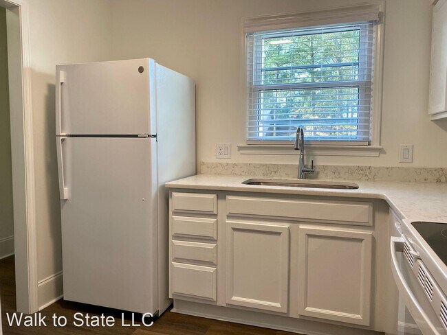 Building Photo - 2 br, 2.5 bath House - 4346 Bona Ct.