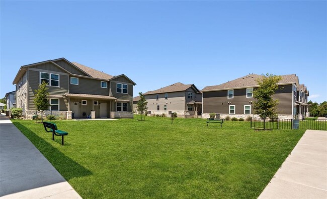 Foto del edificio - 520 Powell Dr