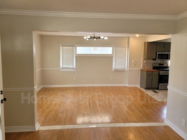 Foto del edificio - 632 Wilson Ave S