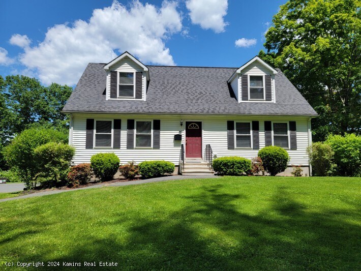 Front - 161 Triangle St