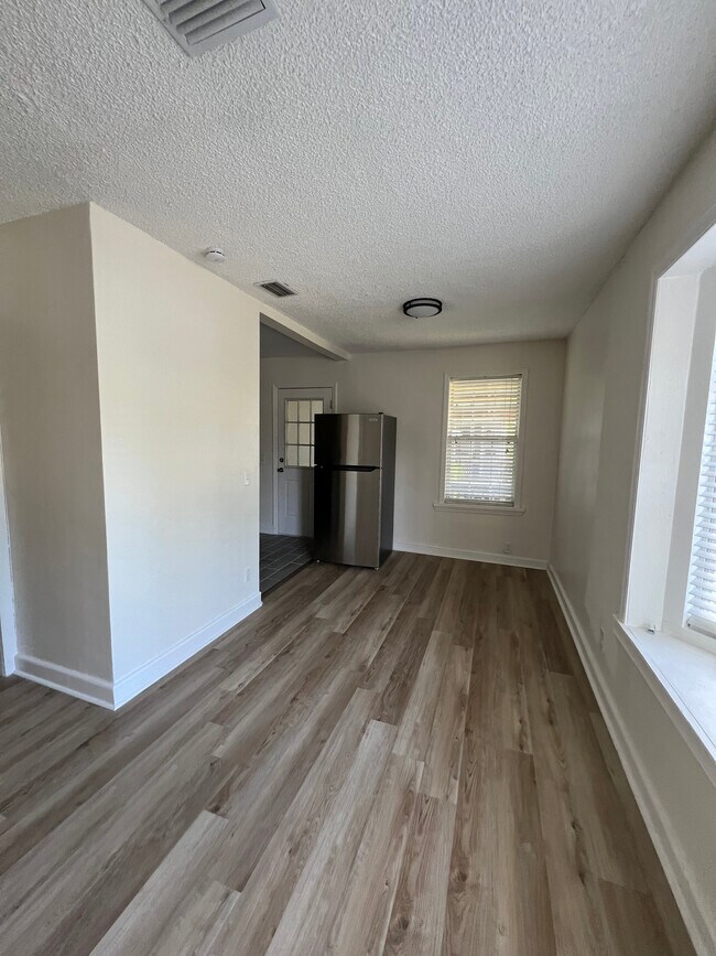 Dining Area/ Fridge - 1178 Murray Dr