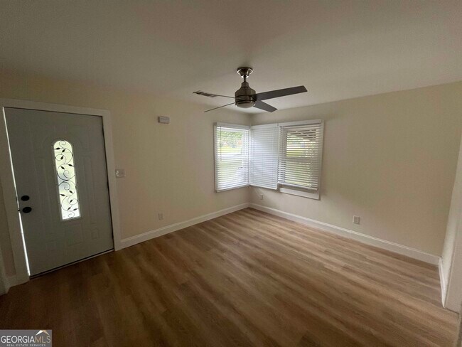 Foto del edificio - 843 Norwood Rd SE