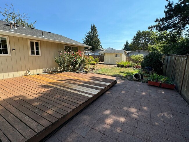 Foto del edificio - 3 Bedroom House off Harlow Rd.