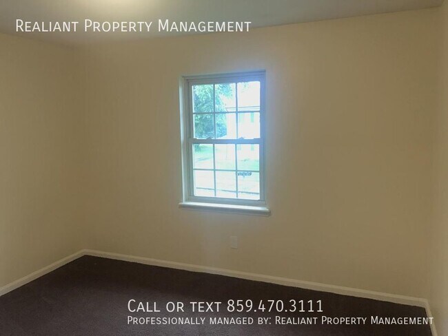 Foto del edificio - 425 Lenney Dr
