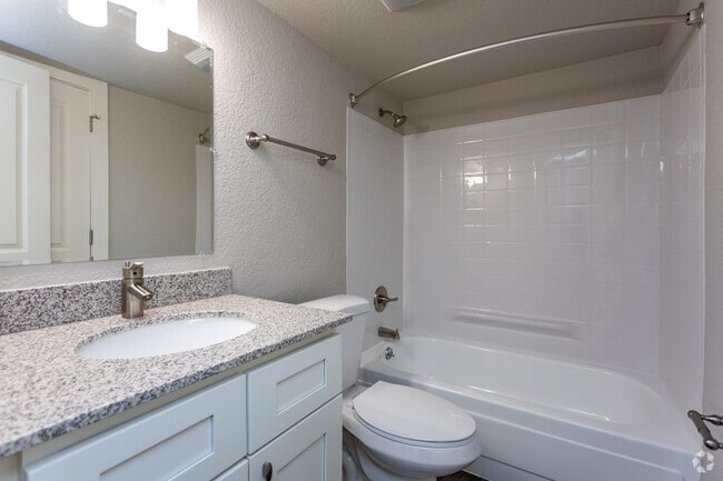 2BR, 2BA - 960SF - Parc at Prairie Grass