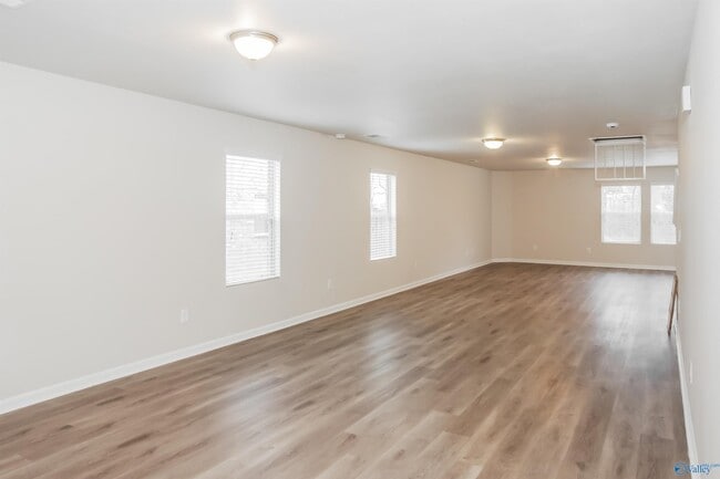 Building Photo - 105 Bermuda Lakes Dr