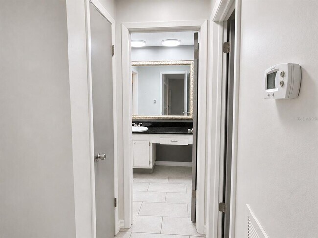 Foto del edificio - 1706 Belleair Forest Dr