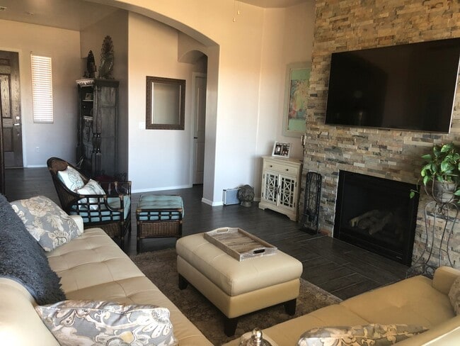 Foto del edificio - Gorgeous 4 bedroom home in Del Prado