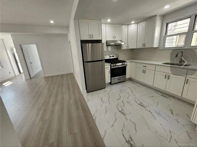 Foto del edificio - 45-58 172nd St