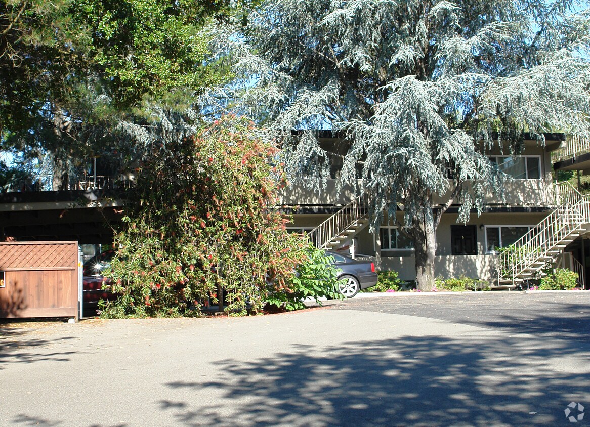 Building Photo - 3603 Happy Valley Rd