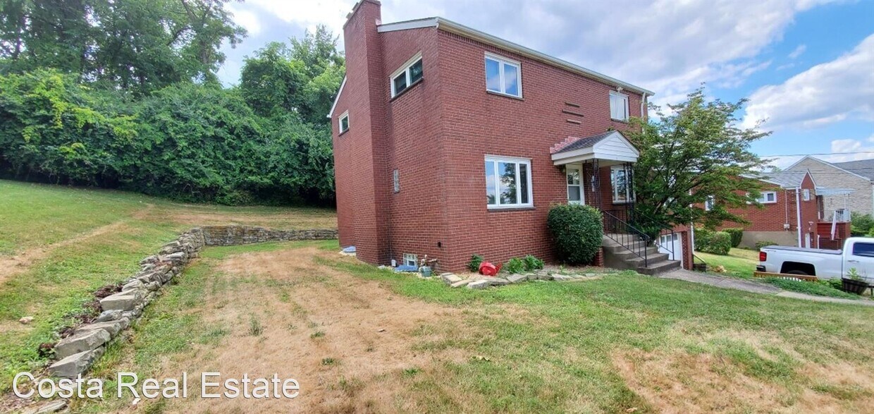 Primary Photo - 4 br, 1.5 bath House - 220 Gill Hall Road