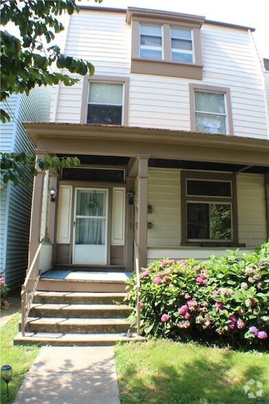 Building Photo - 124 3rd St