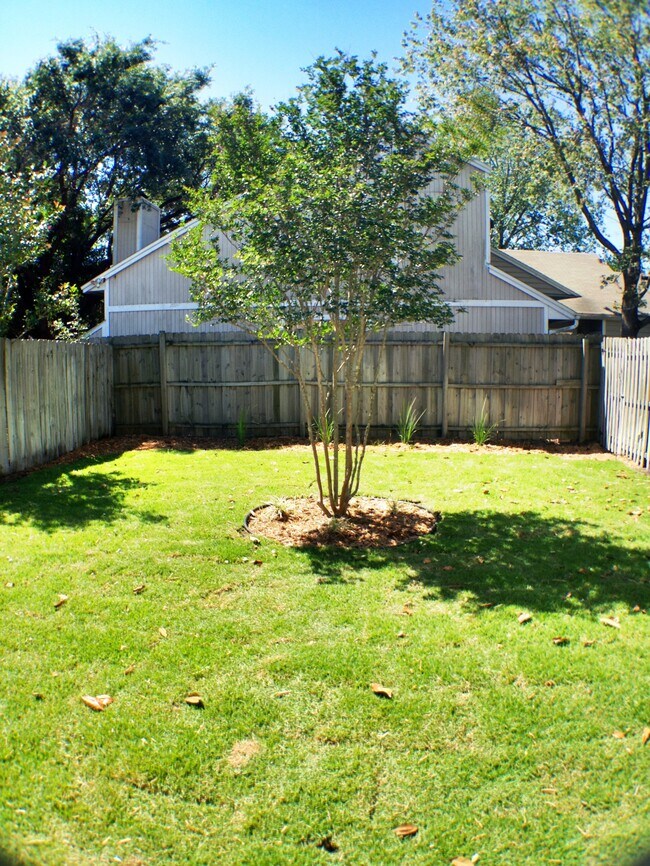 Foto del edificio - 11890 Ashbrook Circle North