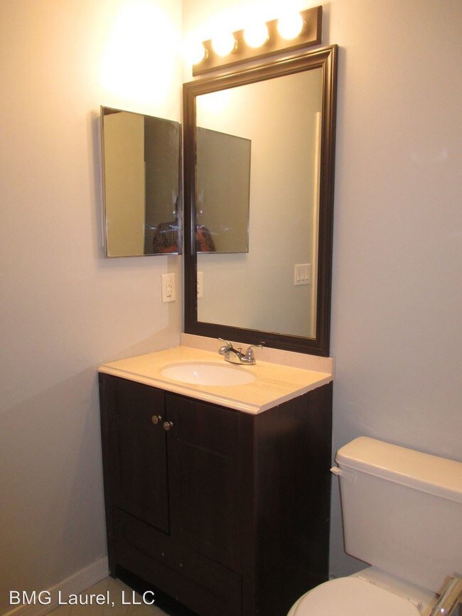 Foto del edificio - 4 br, 3.5 bath House - 7923 Bent Bough Rd.