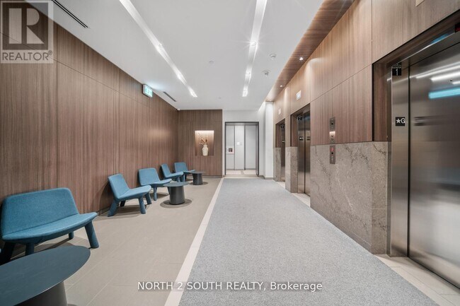 Photo du bâtiment - 1787 St Clair Ave W
