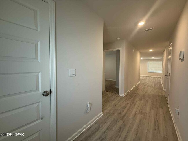 Building Photo - 6621 Slabinski Ln