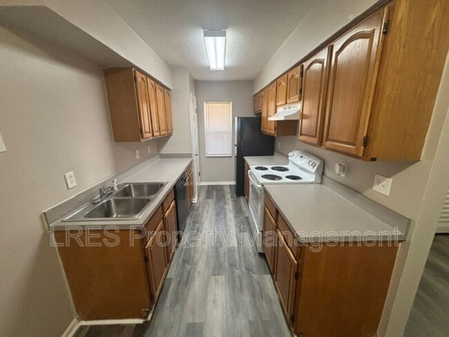 Foto del edificio - 1605 Terrace Dr