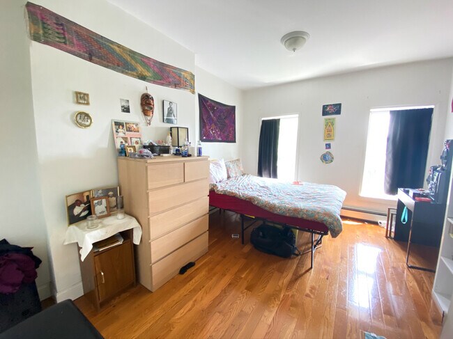Foto del edificio - 1352 Herkimer St
