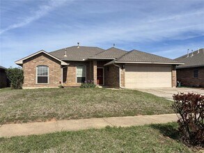 Building Photo - 4217 Manhattan Dr