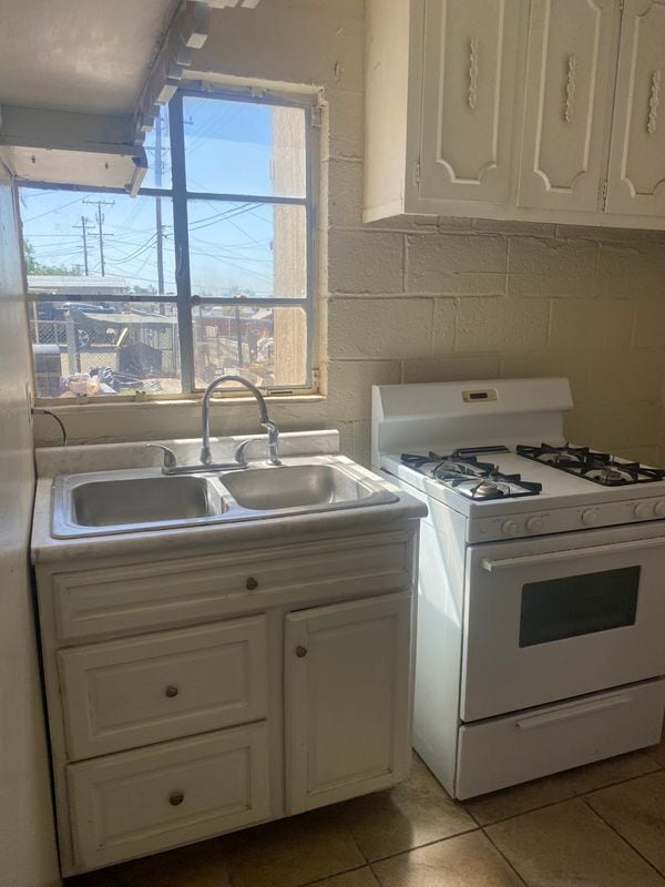 Foto del edificio - 7736 Ranchland Dr