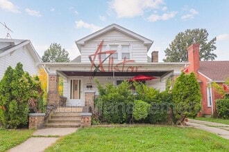 Building Photo - 4902 E 109th St