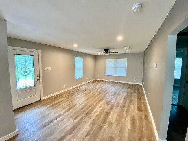 Building Photo - 2495 Hayes Lane