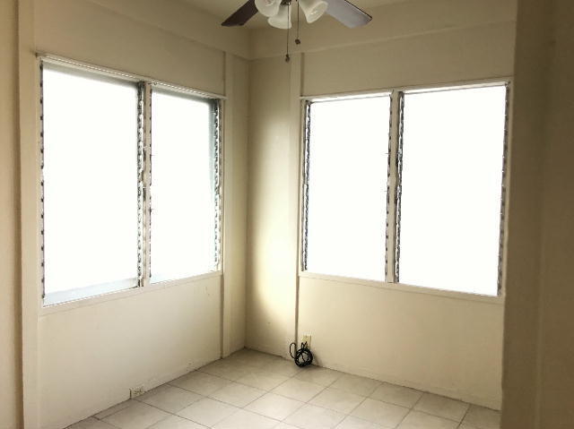 Foto del edificio - To register for the showing time below, no...
