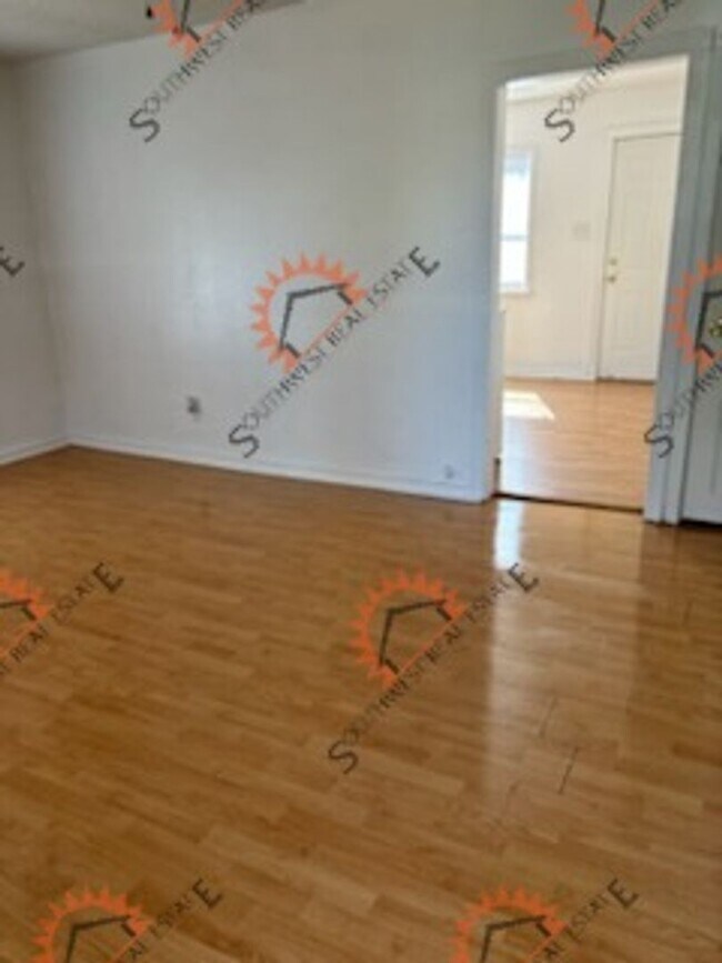 Building Photo - Recently updated 1 bedroom, 1 bathroom, In...