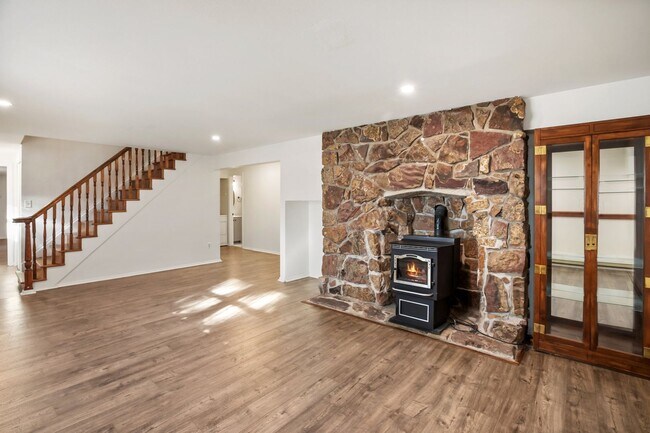 Foto del edificio - Move in ready home on Parkview