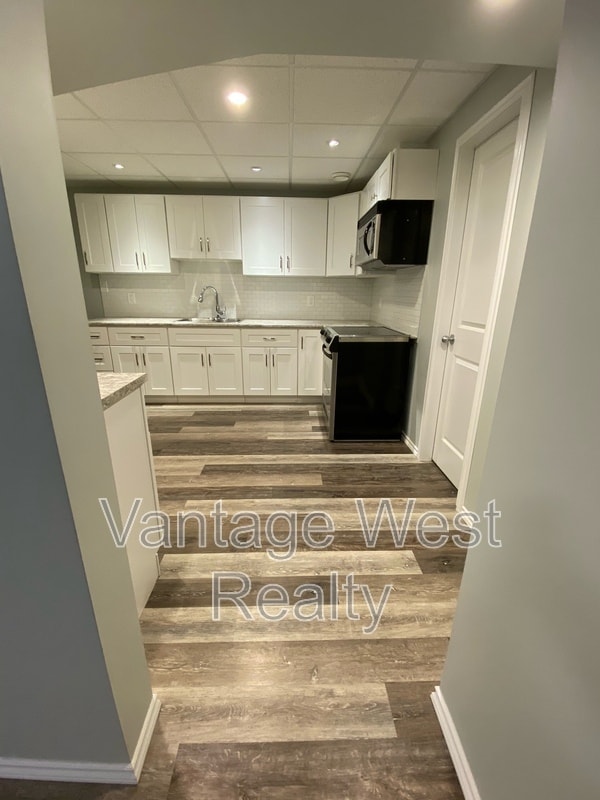 Building Photo - 545 Hollydell Rd