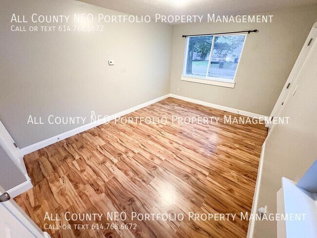 Foto del edificio - 1046 Republic Ave