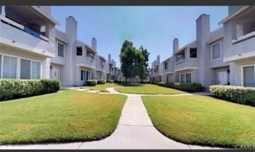 Foto del edificio - Cozy, upgraded 2-bedroom 2.5 bath condo in...